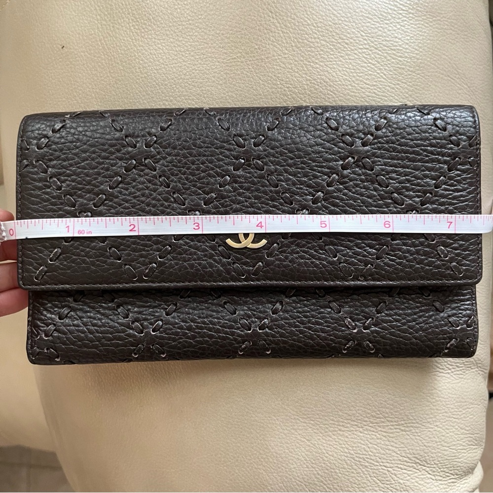 VINTAGE CHANEL Dark Brown Genuine Leather Clutch Wallet with Gold Logo - Picture 11 of 12